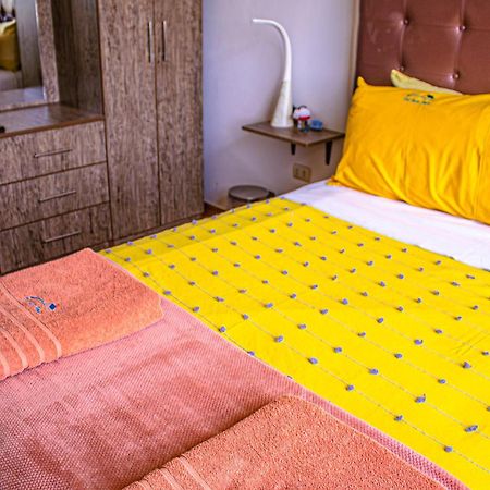 Del Valle House إِكا المظهر الخارجي الصورة