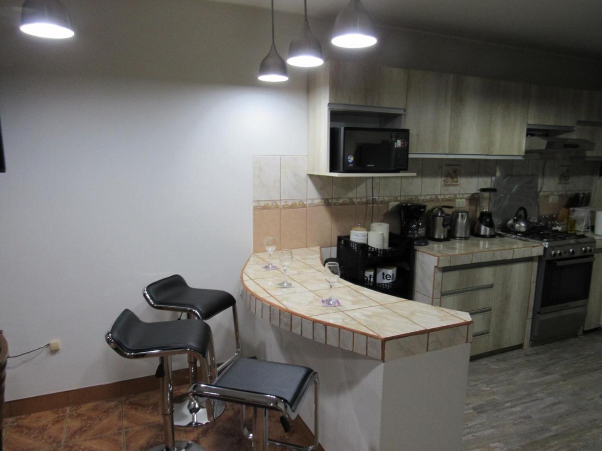 Del Valle House إِكا المظهر الخارجي الصورة