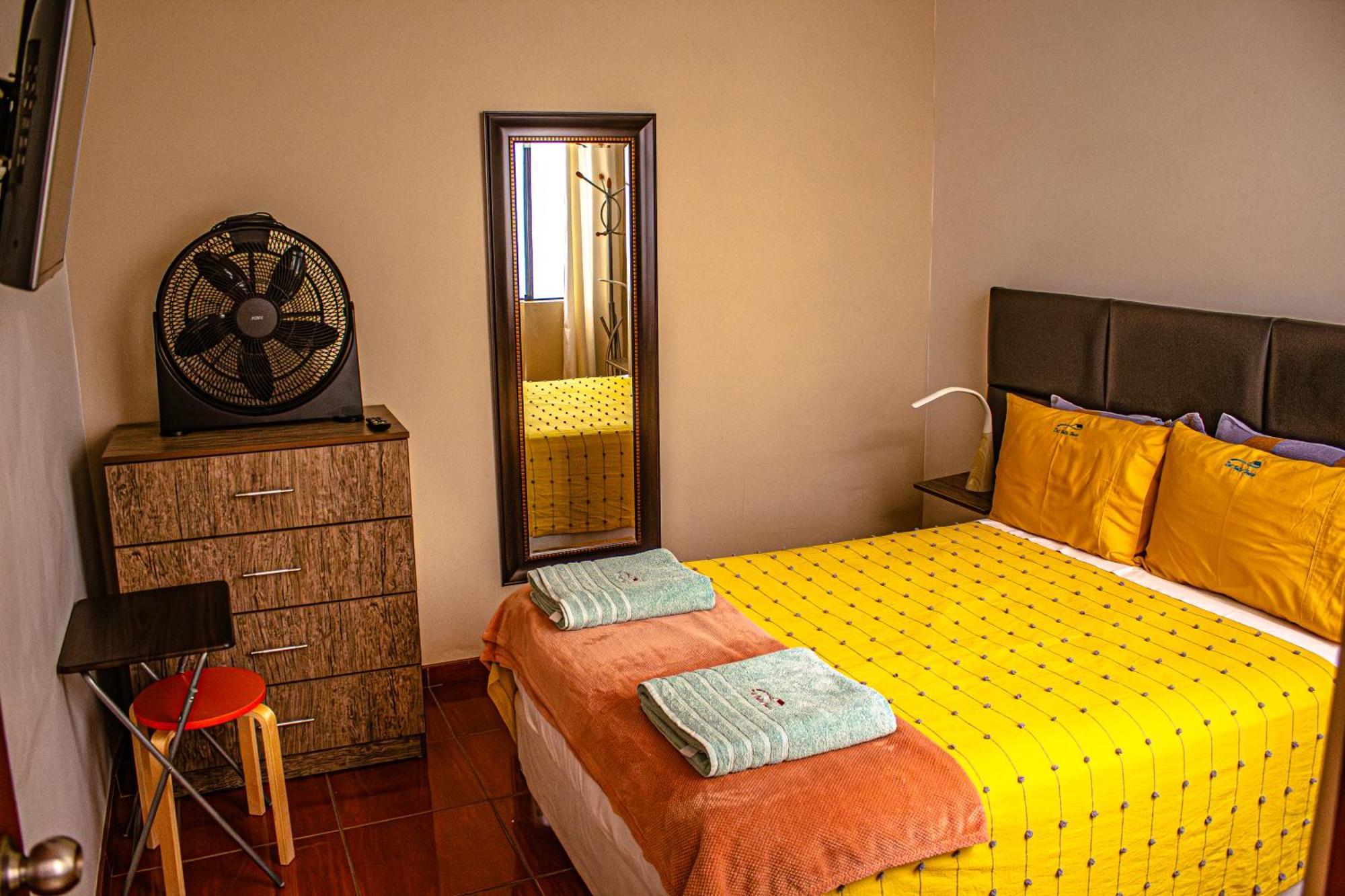 Del Valle House إِكا المظهر الخارجي الصورة