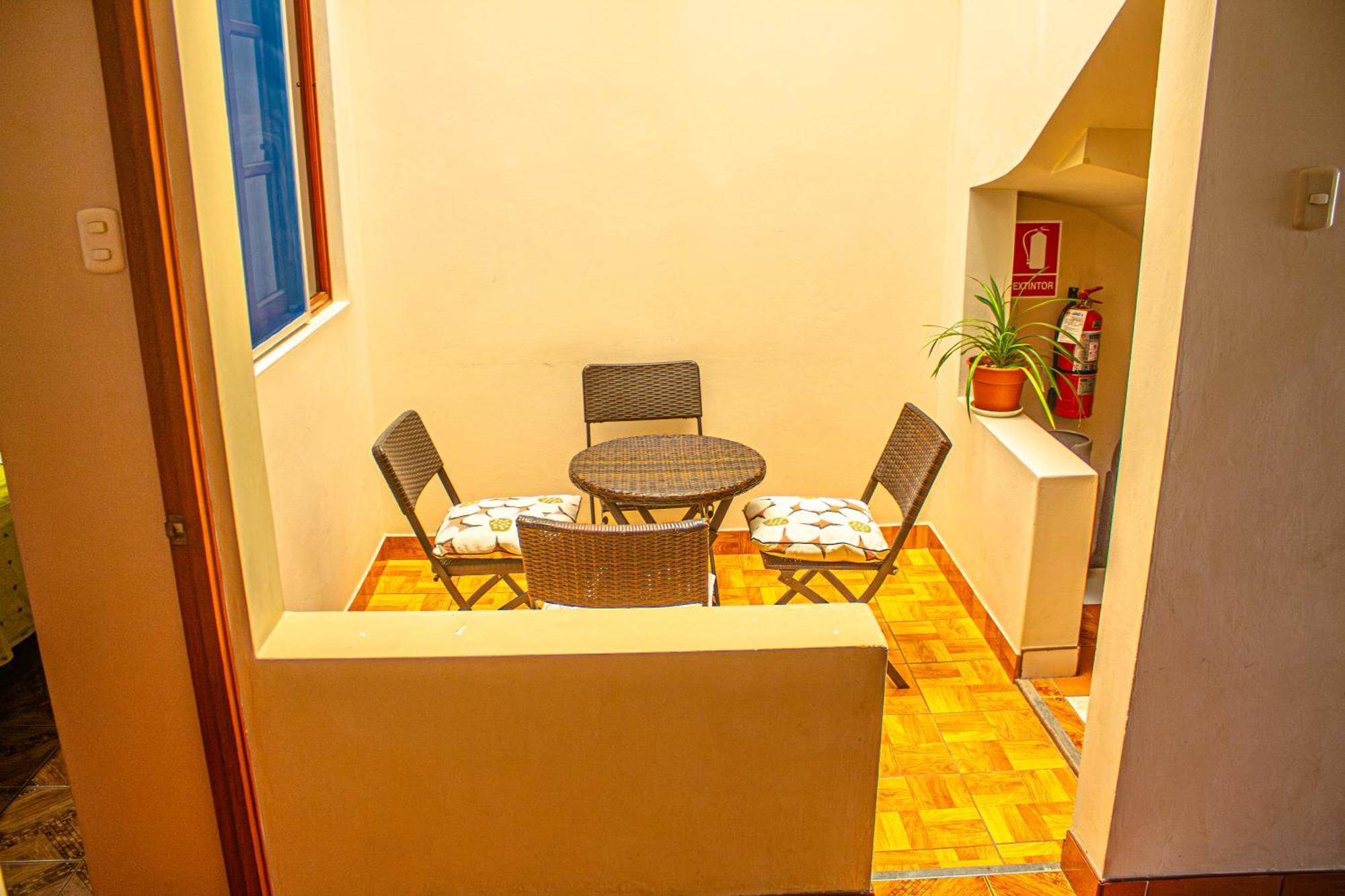 Del Valle House إِكا المظهر الخارجي الصورة