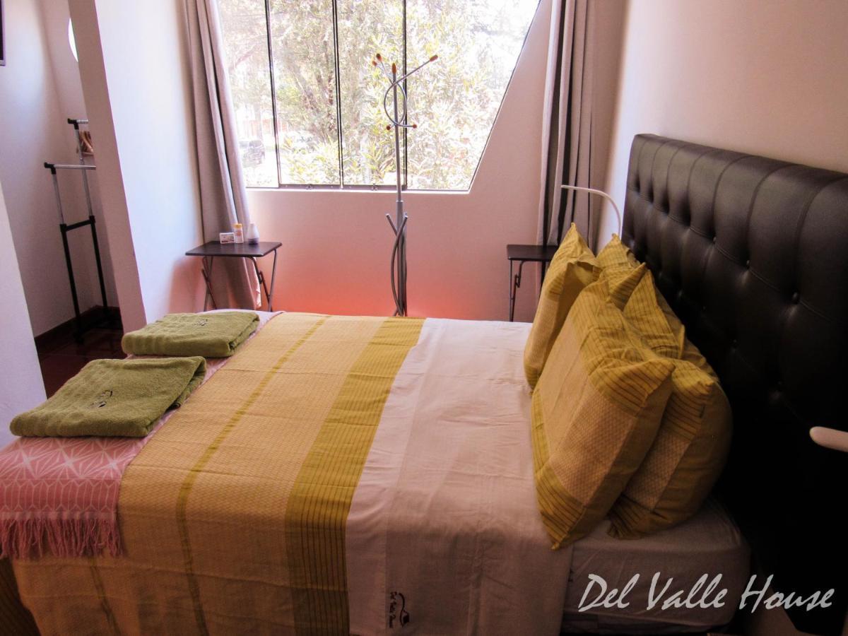 Del Valle House إِكا المظهر الخارجي الصورة