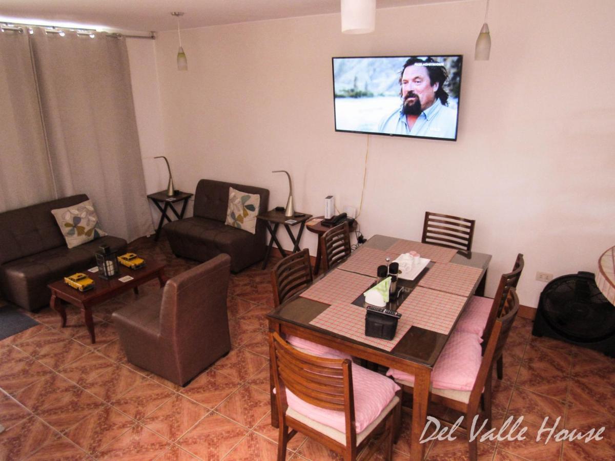 Del Valle House إِكا المظهر الخارجي الصورة